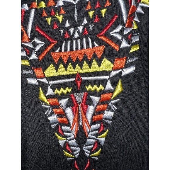 LF Run Cinta Run Festival Crop Top Concert Braless Shirt NWTS Embroidered Boho V - Picture 7 of 12